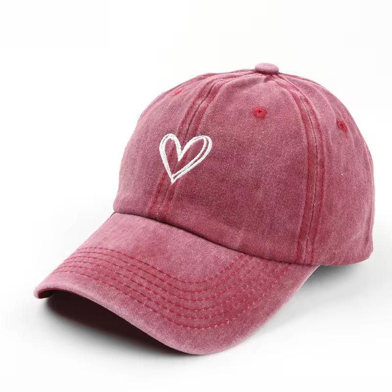 Casquette Délavée avec Cœur Brodé